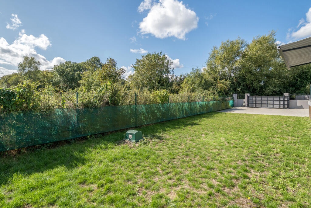 1347579-7-68bebec...