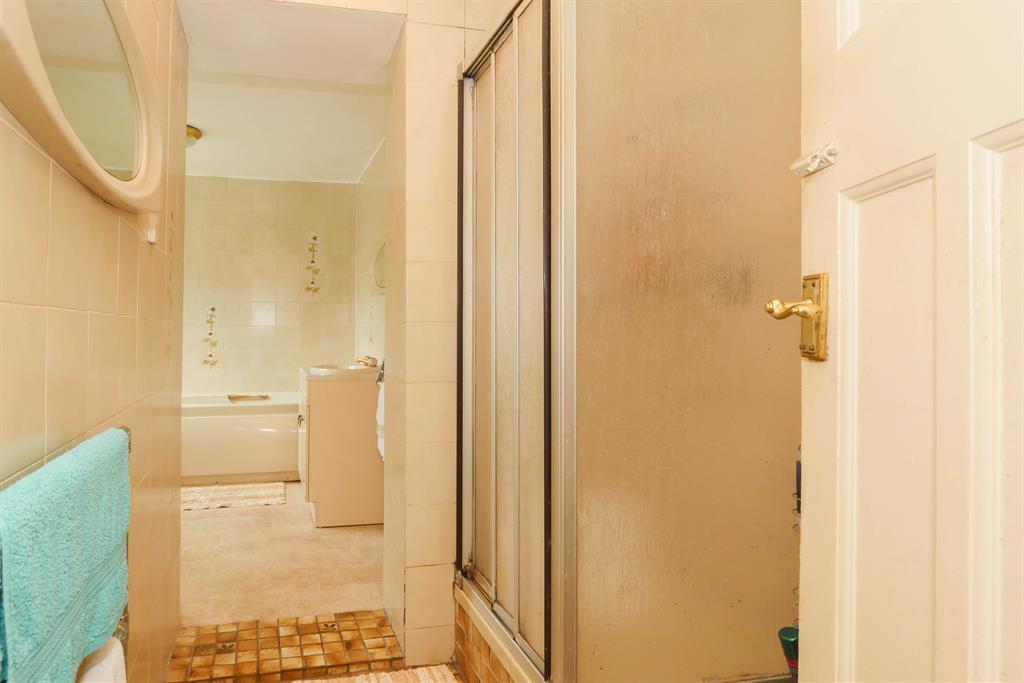 BATHROOM/WC