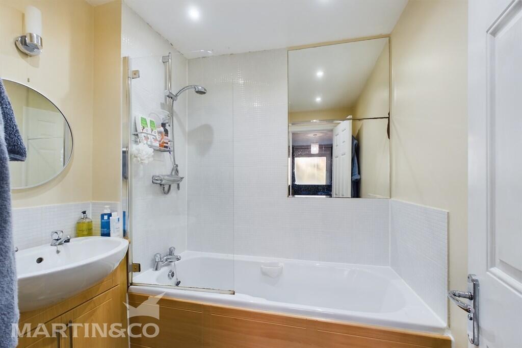 CAM01953G0-PR0090...