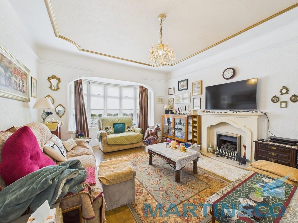 CAM01870G0-PR0161...