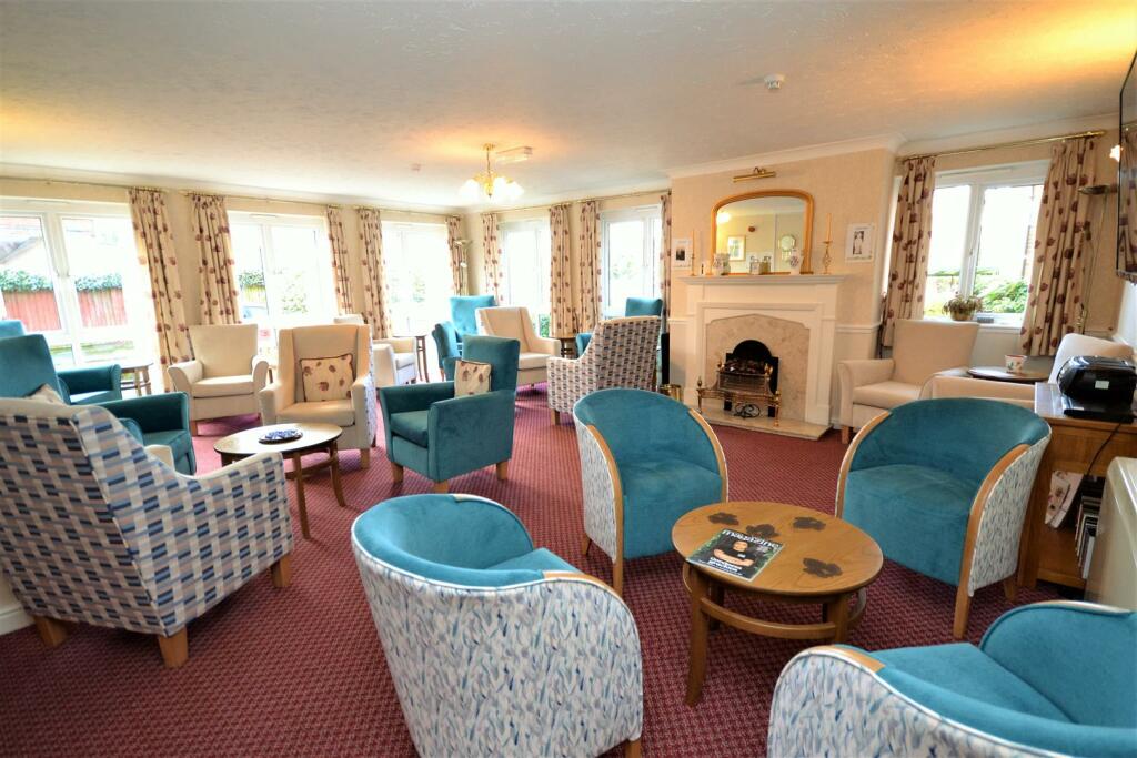 brielen crt. com lng1.JPG