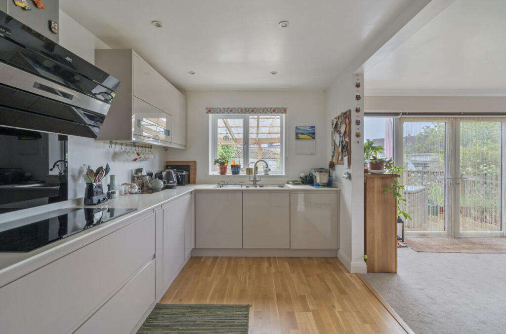 1295315-38-682dcc...