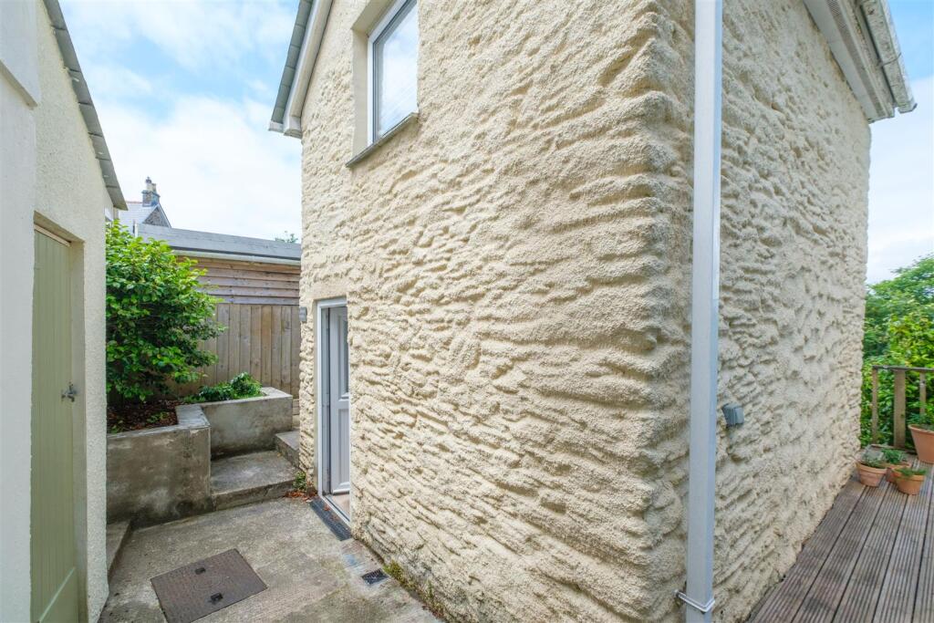 Parry Kenwyn Cottage Crafthole nPhotos-23.jpg