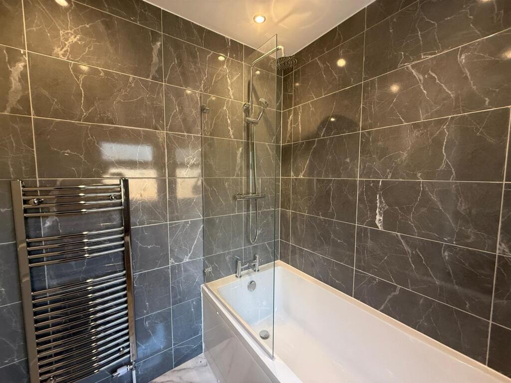 124 bath.jpeg