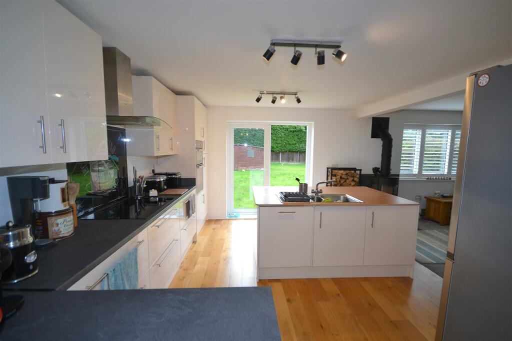 Kitchen/Breakfast Room