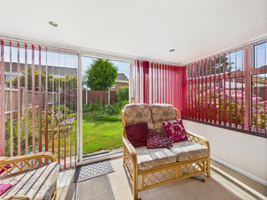 CAM04825G0-PR0100-STILL001