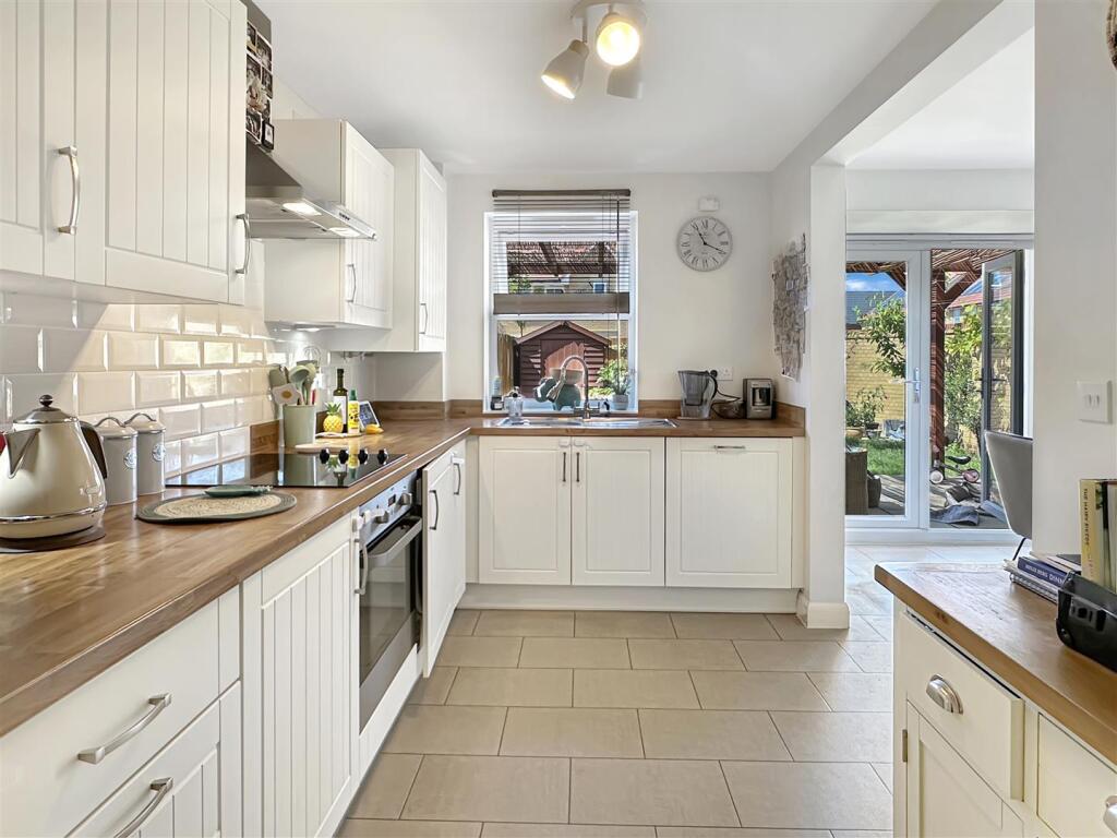 Kitchen (2)