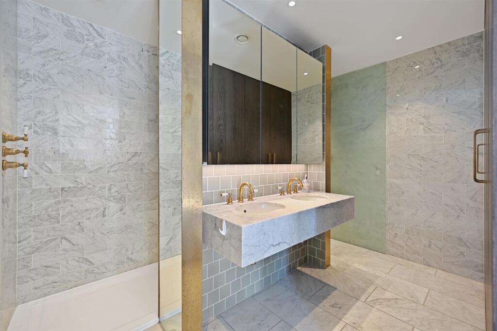 RCLR- 704 lessing building- bedroom A ensuite 6 (1