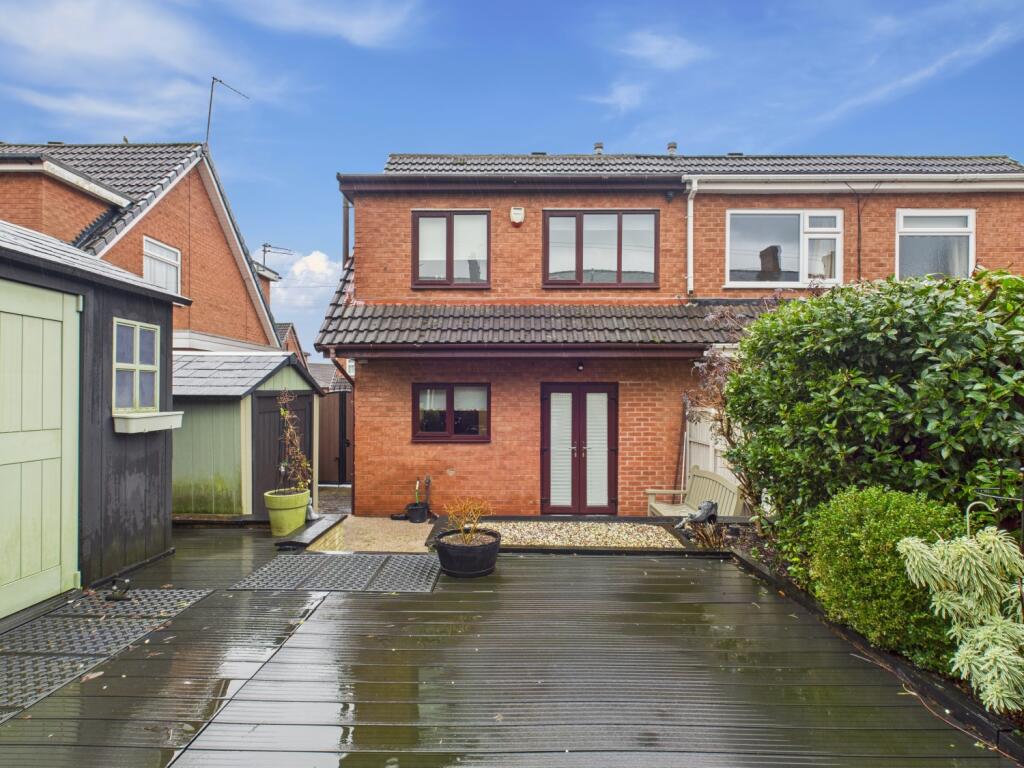 CAM03729G0-PR0197-STILL019