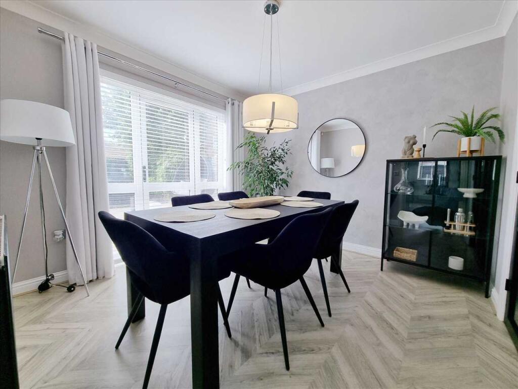 Dining Room: