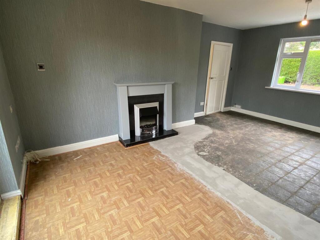 lounge other angle.jpg