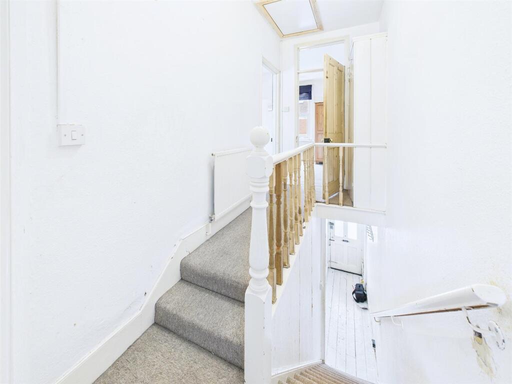 10 - 2 Bedroom terraced house.jpg