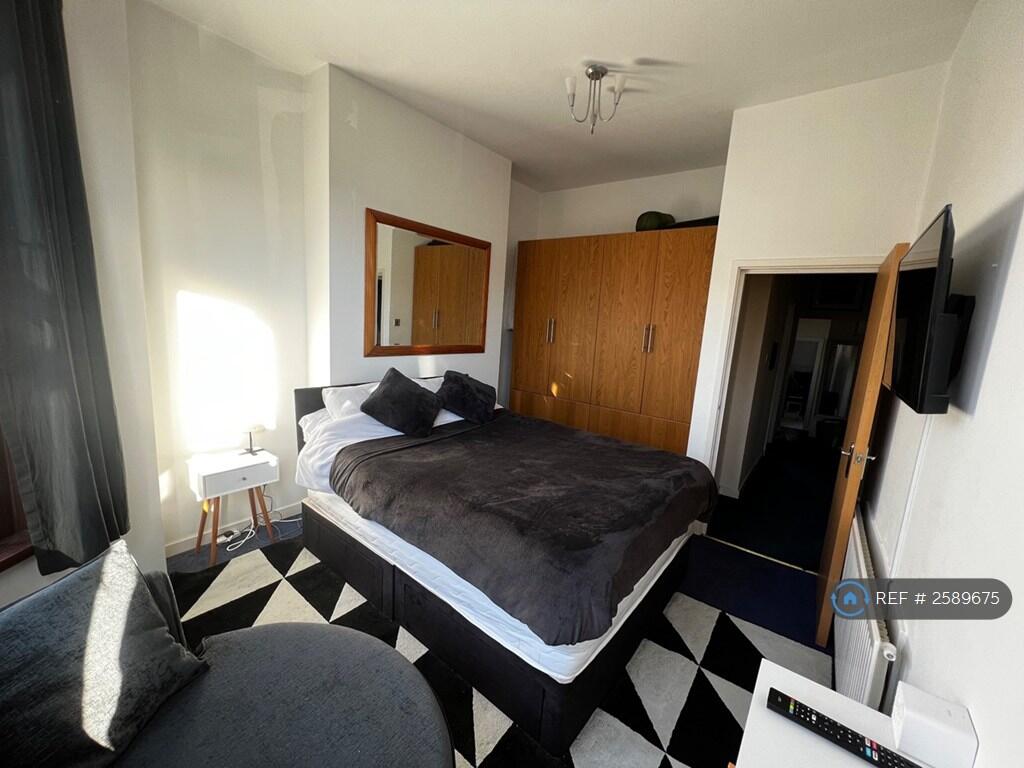 Large Double Bedroom