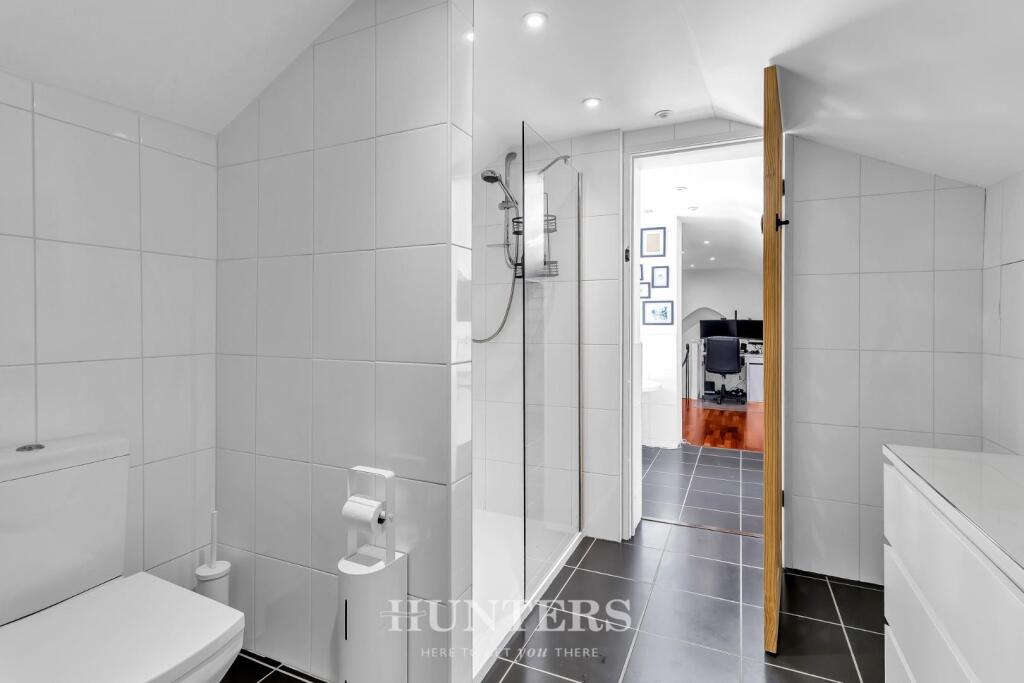 Master Suite Shower Room