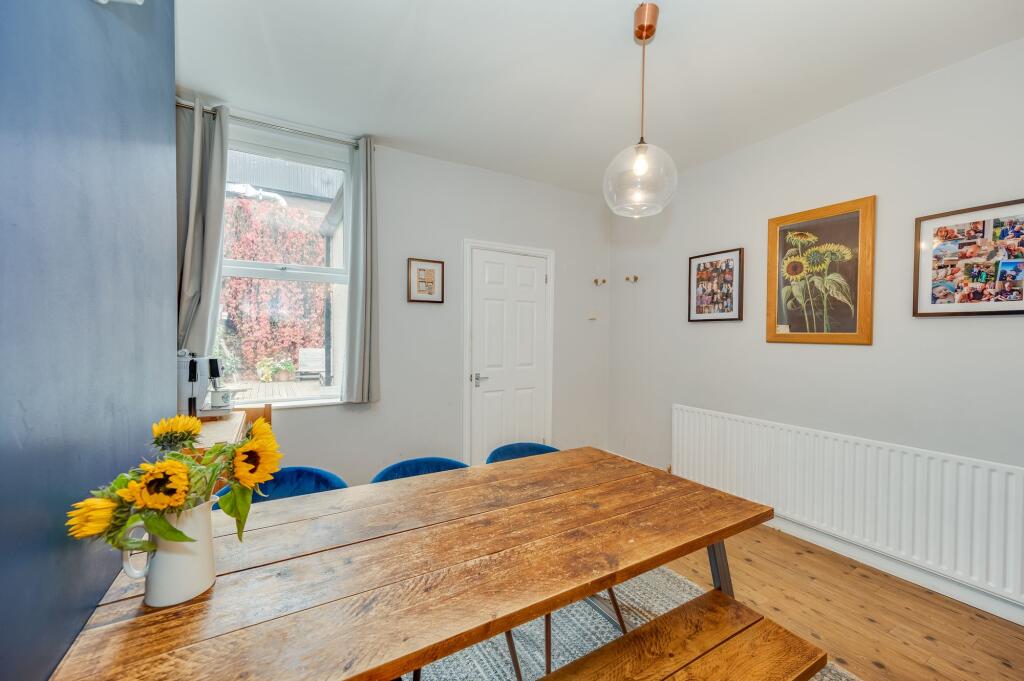 KITCHEN, DINER AND LIVING ROOM