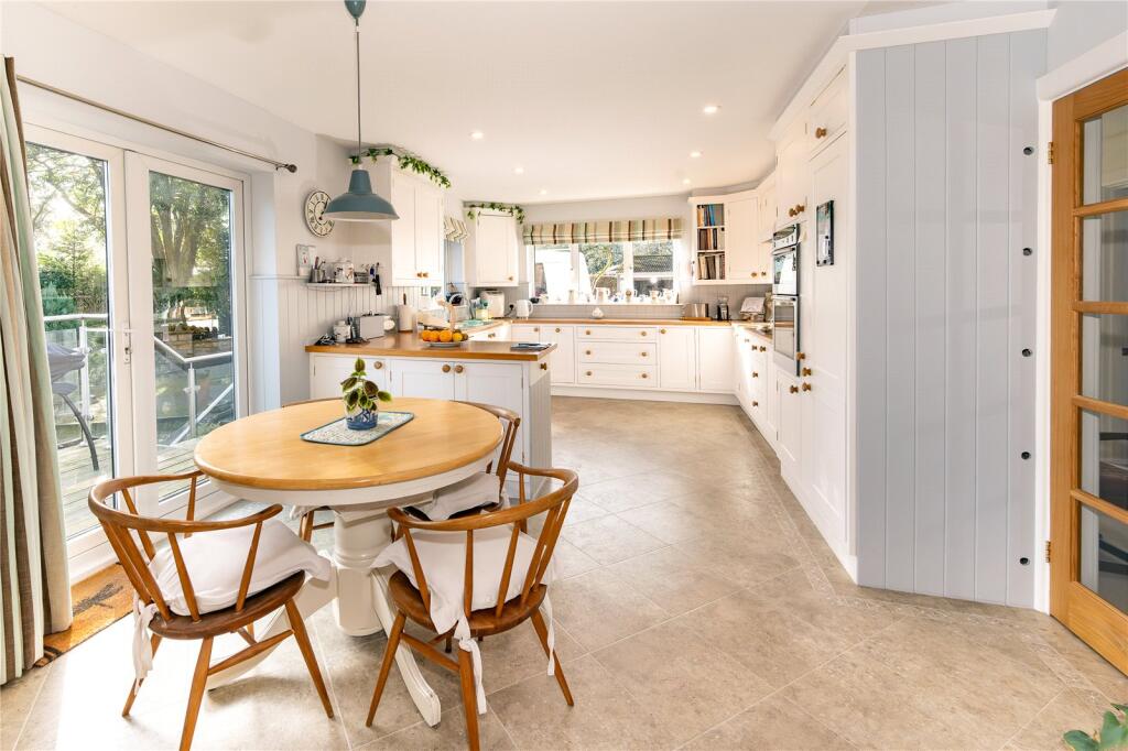 Kitchen/Breakfast
