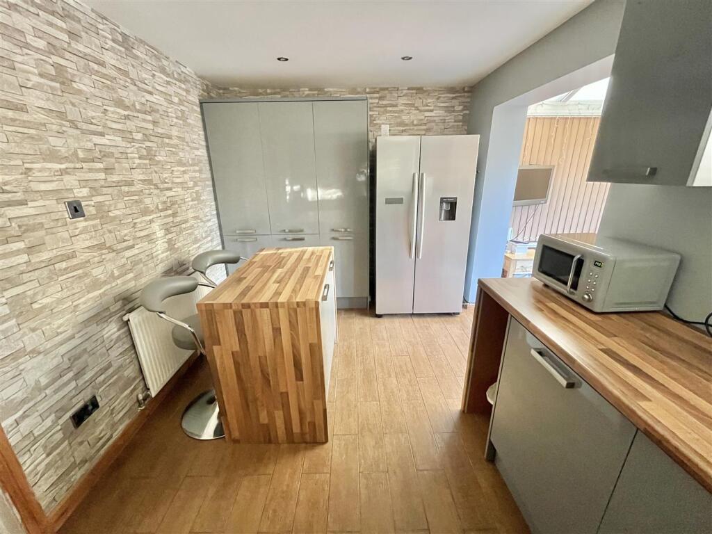 Breakfast Kitchen Aspect 2