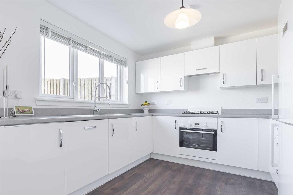 Dining/ Kitchen