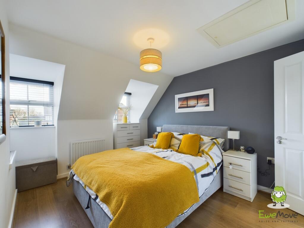 CAM03778G0-PR0143-STILL019