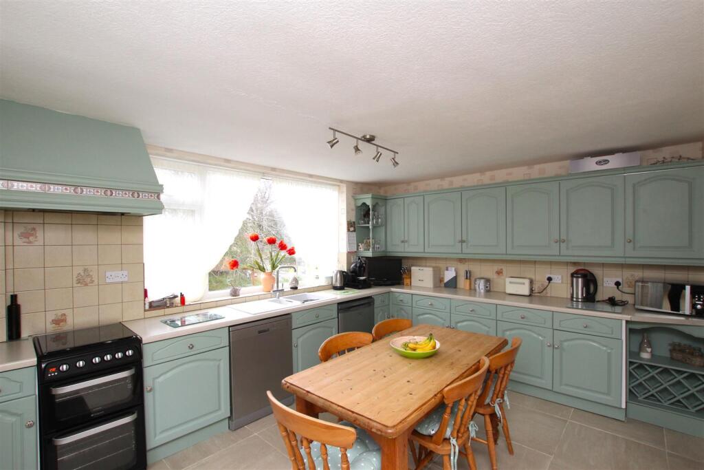 Kitchen &amp; Breakfast Room.JPG