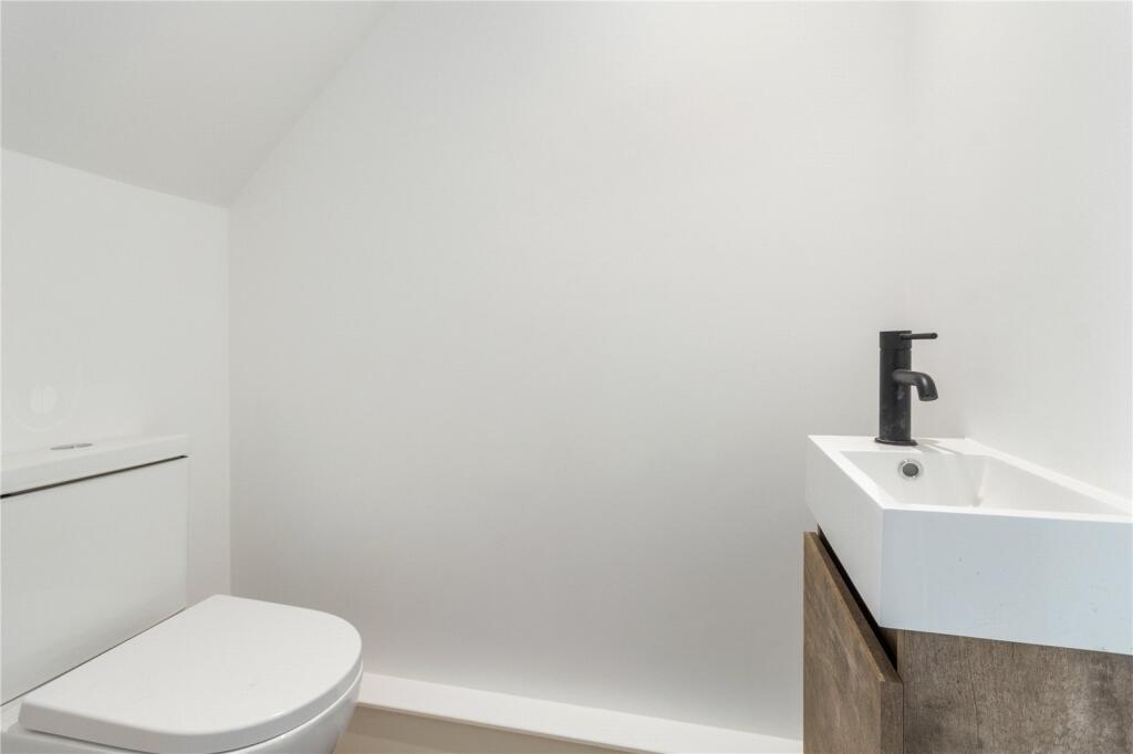 Ground Floor Wc