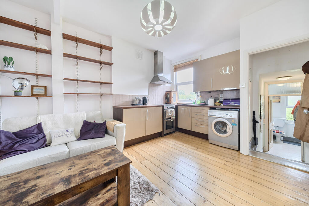 Kitchen/Reception