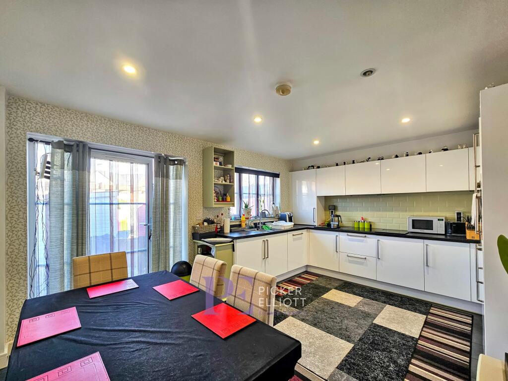 Kitchen dining room
