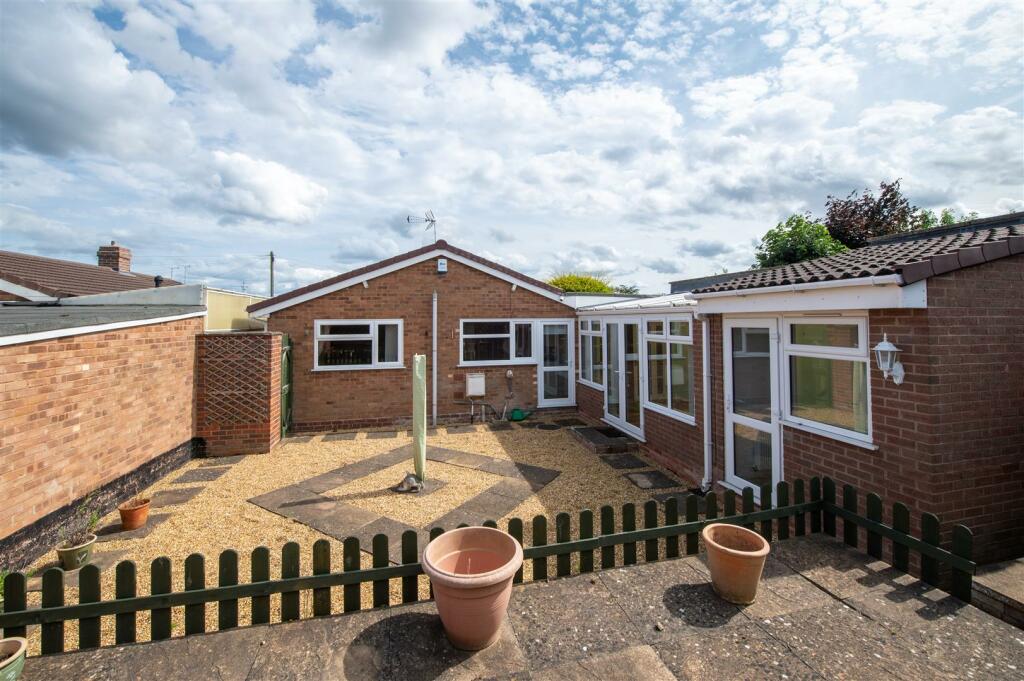 12 Highlow Avenue - external-2.JPG