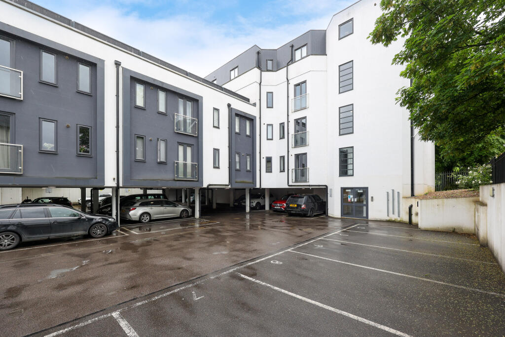 Flat 31, 70 Walton Street, HP21 7QP-12