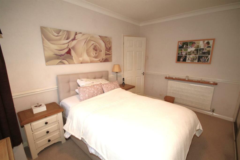 Bedroom 1a.JPG