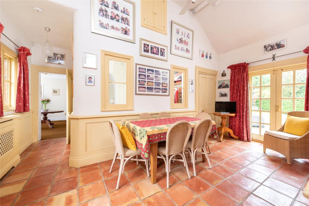 Breakfast Room