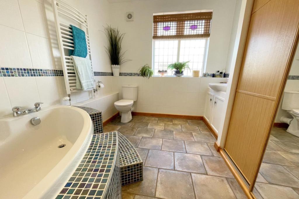 11- Bathroom