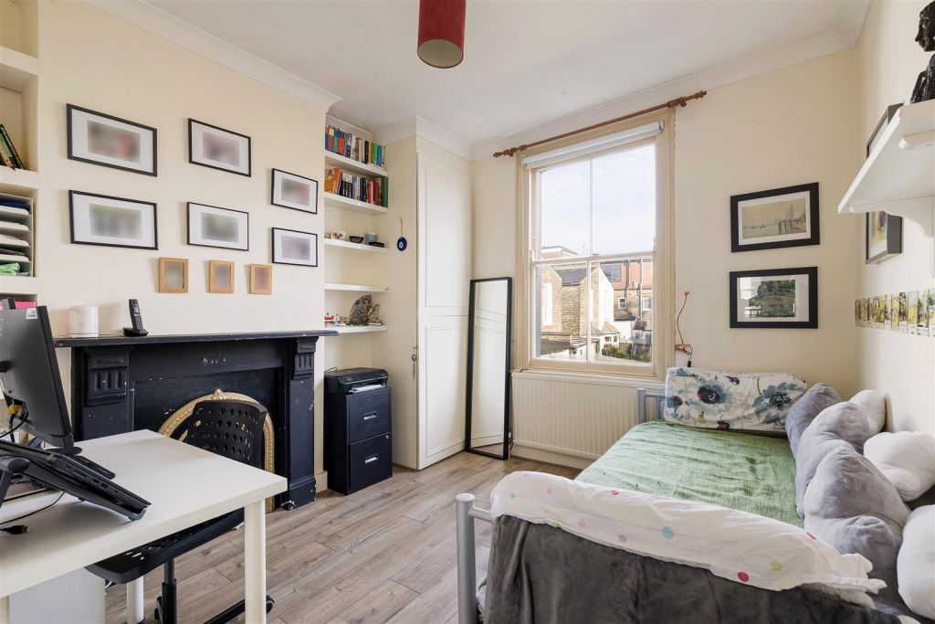 Gordon Road, E11