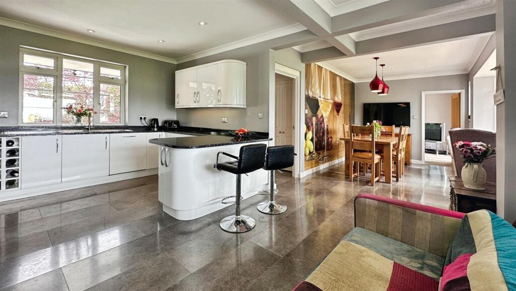 c436c602--48FB-8D03-C202E7F05E03-51551-00001036D0A