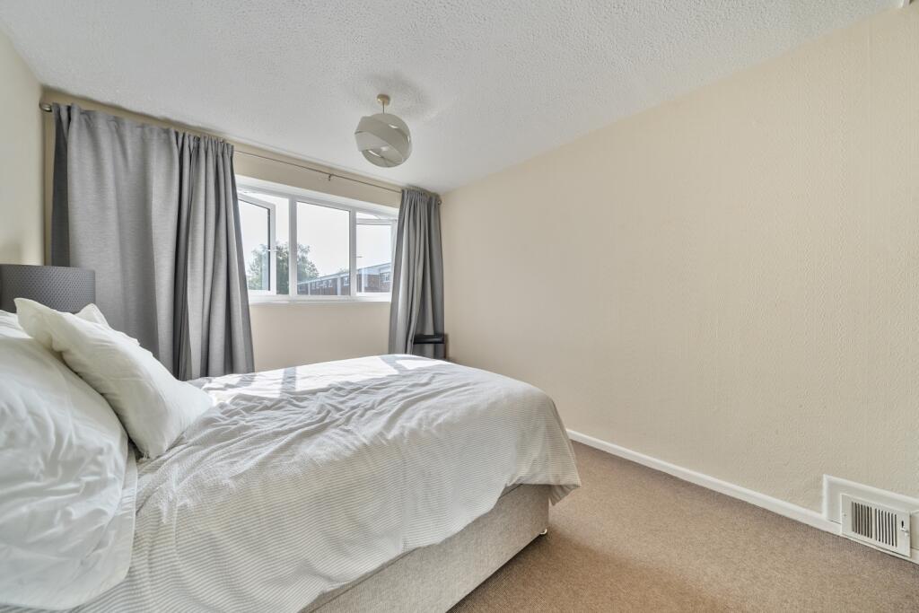 1327835-2-688347d7aa32e