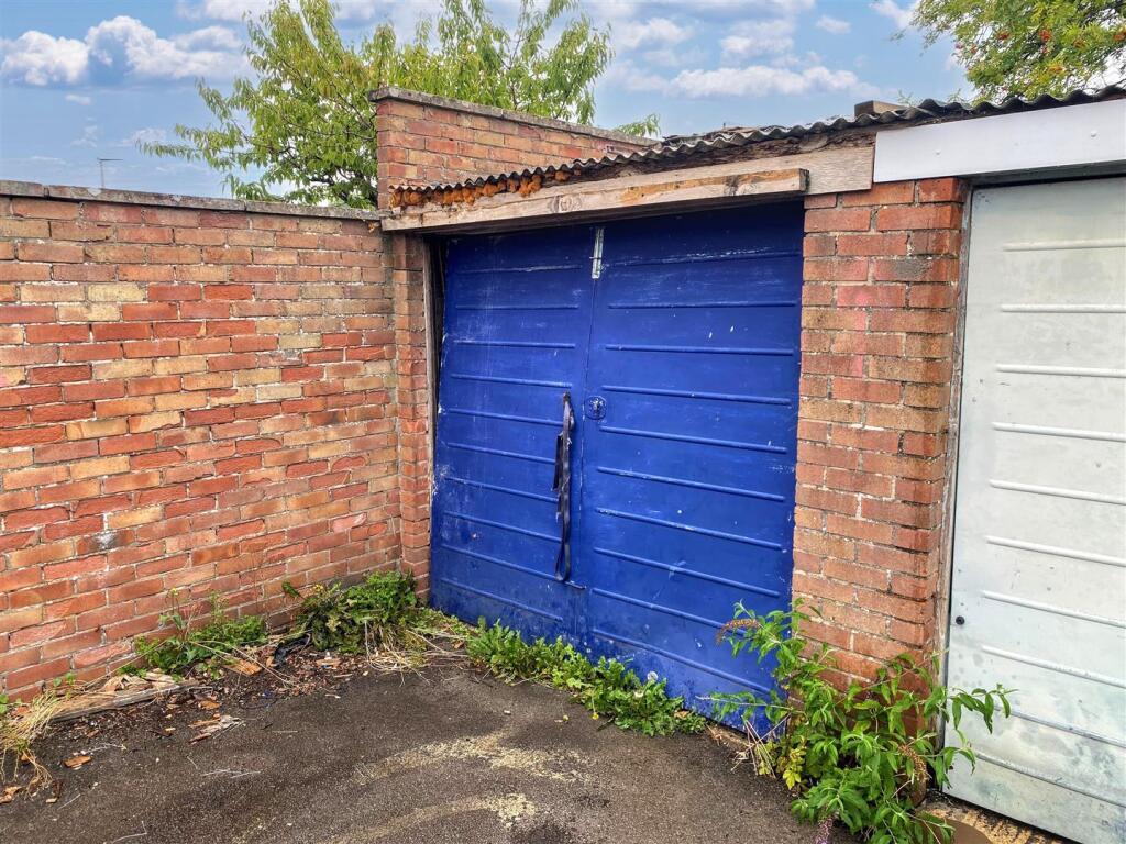 Garage.jpg