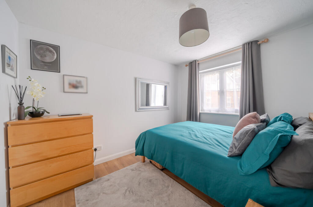 1384751-9-6929709...