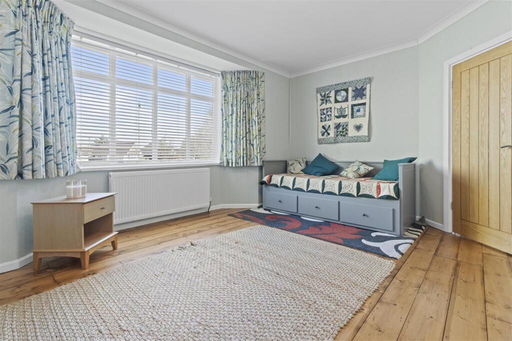 Reception Room/Bedroom