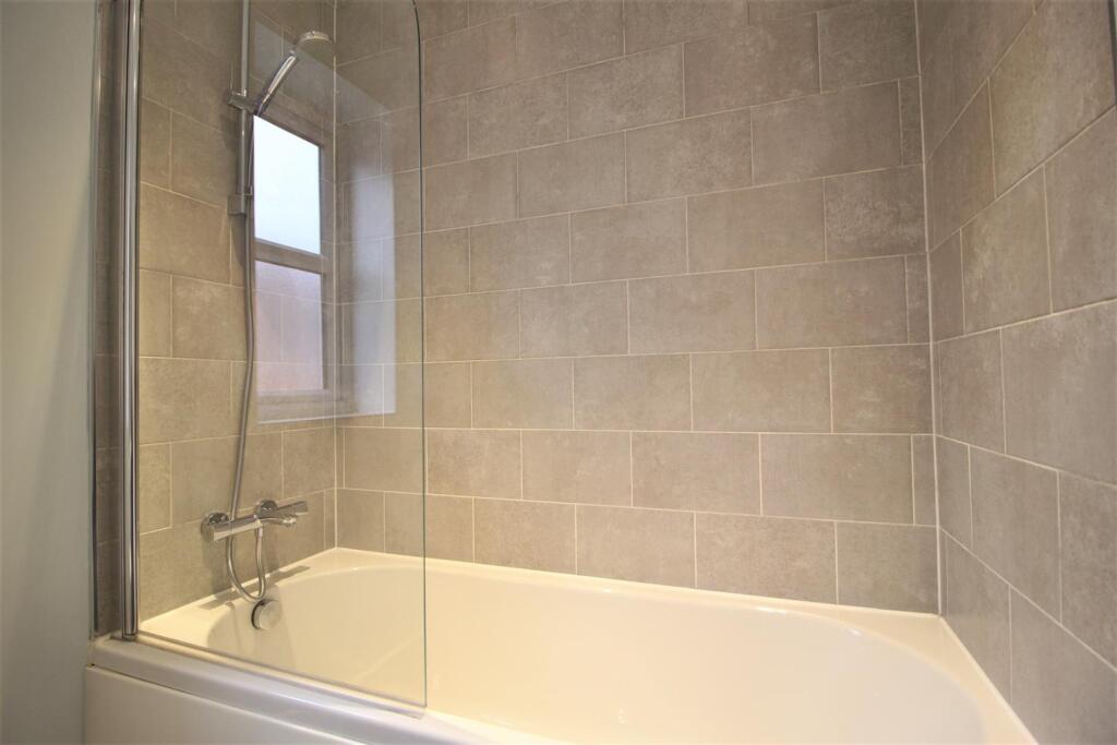 family Bathroom 2.JPG