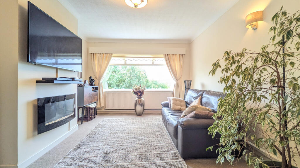 PXL_20250820_105022870.MP~2