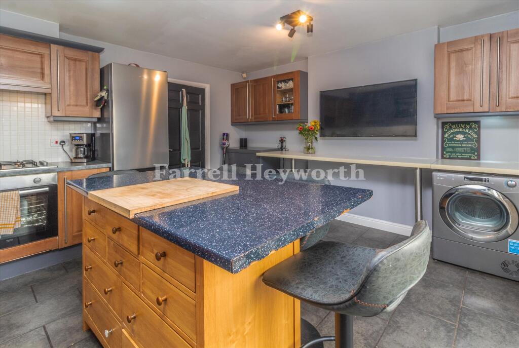 Kitchen image 4