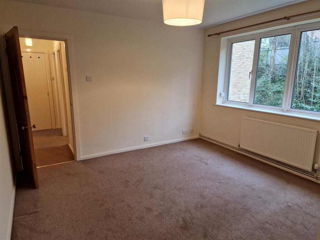 Lounge2.jpg