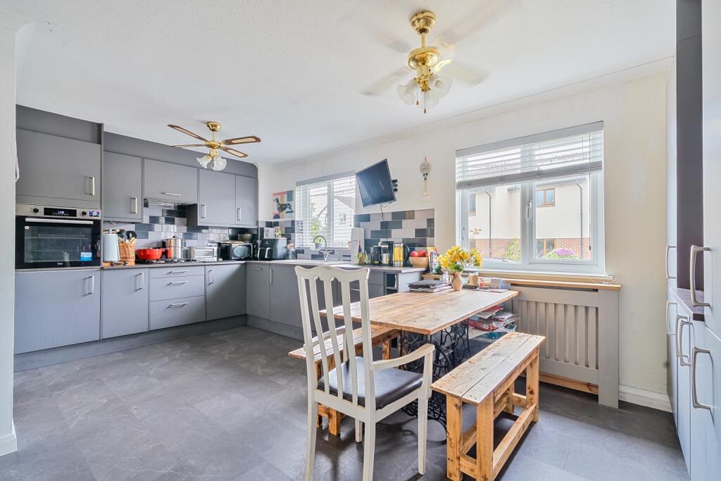 1336195-9-689ca84819561