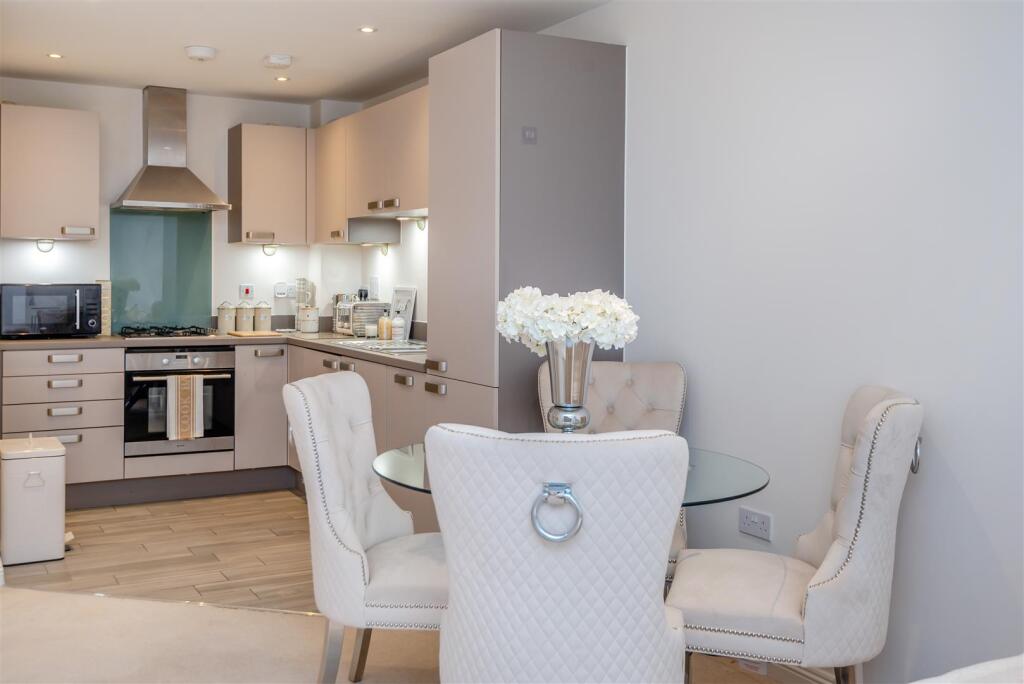 8623388-interior11.jpg