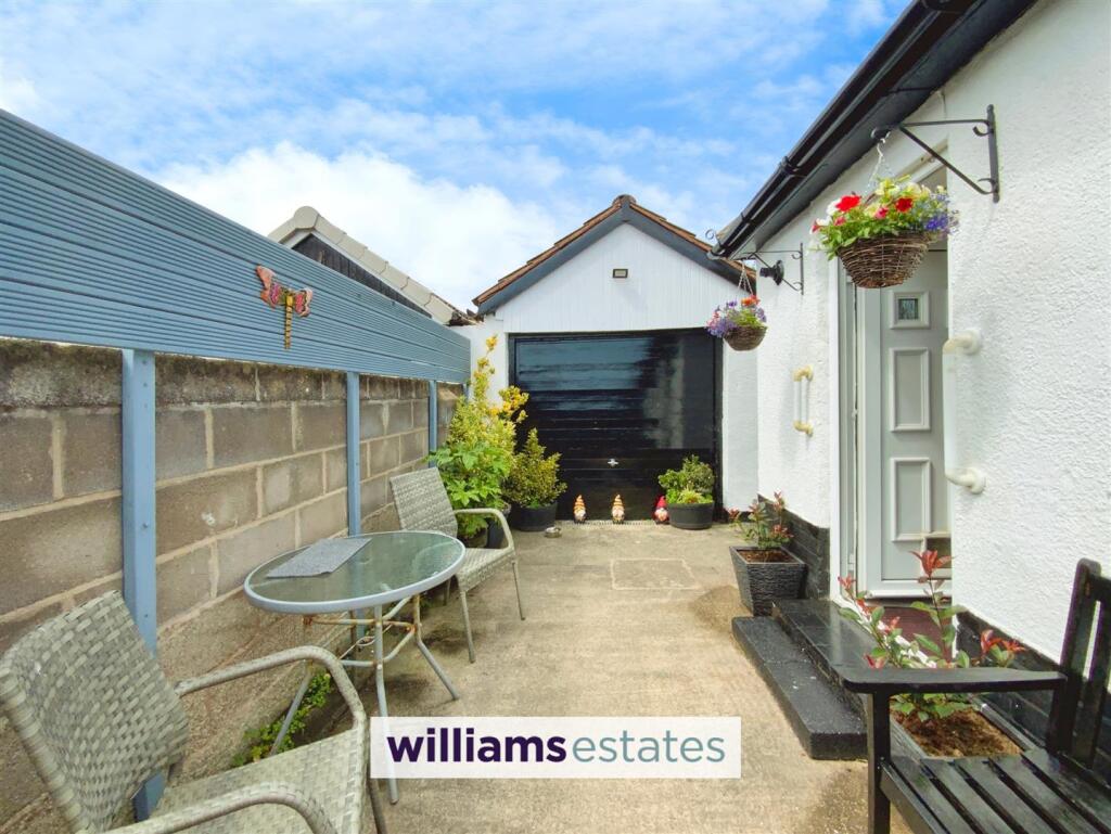 side area &amp; garage