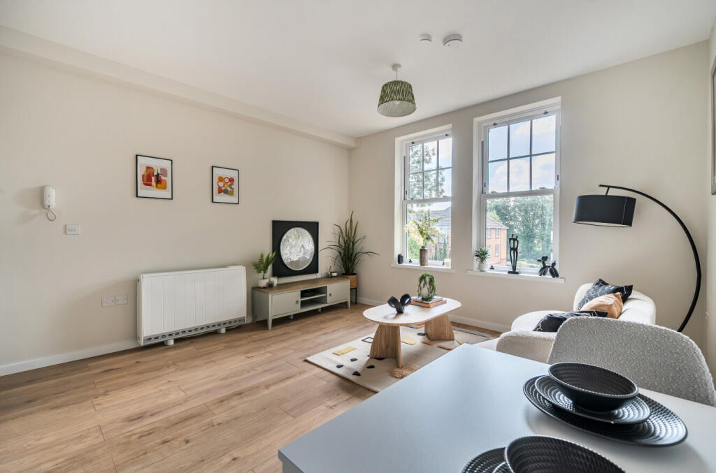 1329979-16-688254...