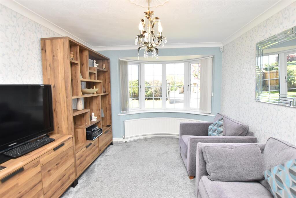 SITTING ROOM (REAR)