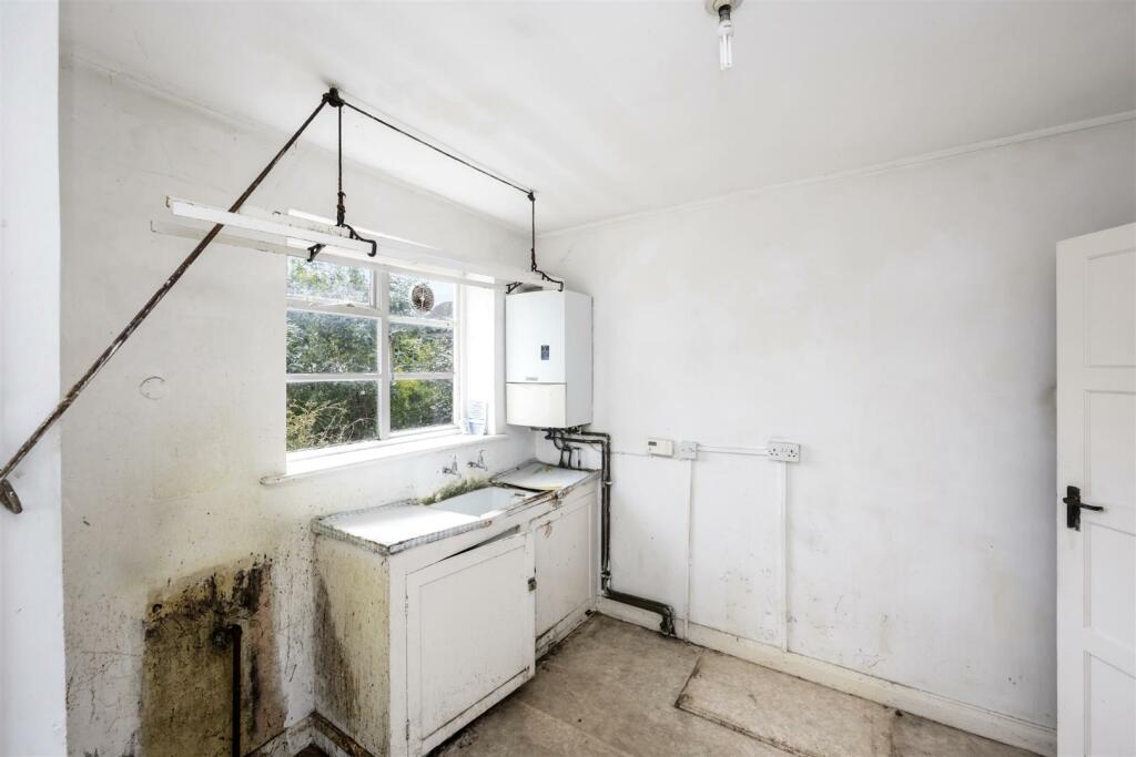 shirley Close, 15-008.jpg