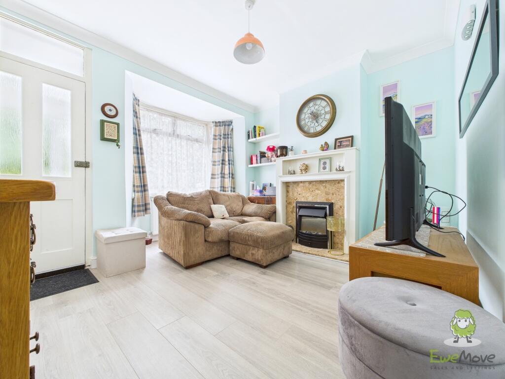 CAM01543G0-PR0134-STILL001