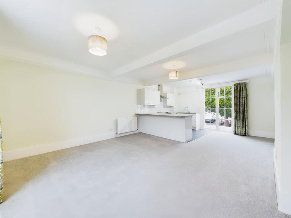 53cb168d-CAM04018...